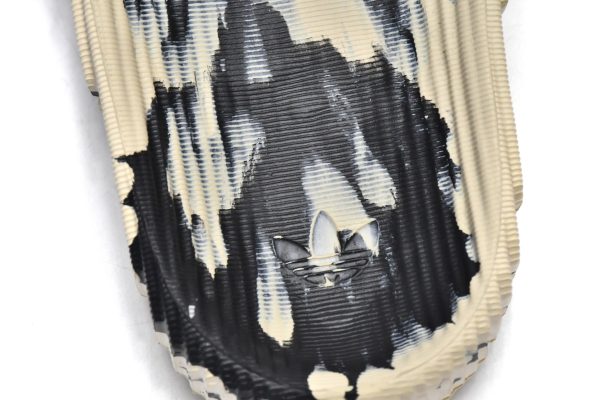 adidas originals Adilette 22 Slides Carbon