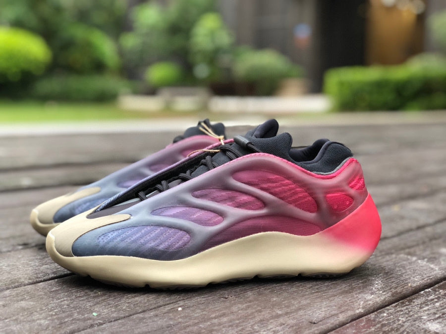 adidas Yeezy 700 V3 Fade Carbon