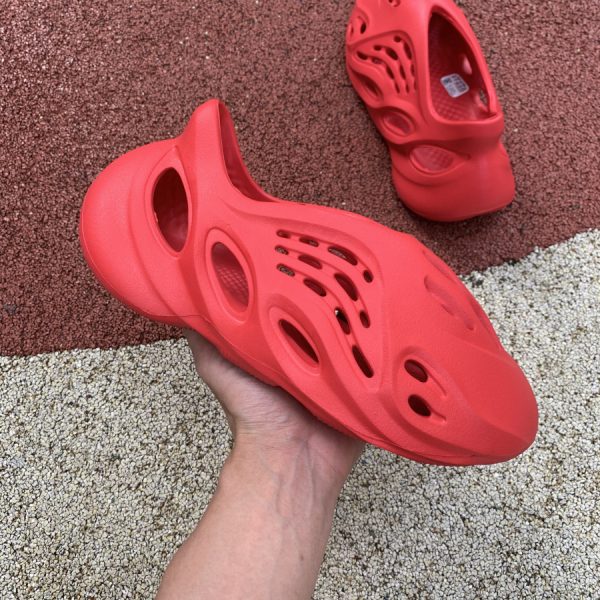 Adidas Yeezy Foam RNNR Vermillion